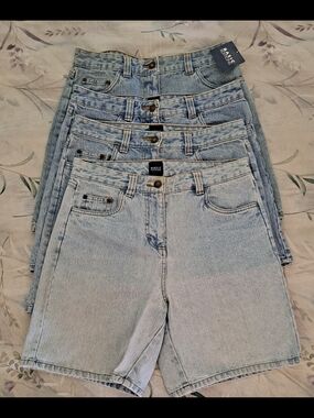 4 Pairs Basic Editions Women’s Light Wash Denim Shorts Size 4